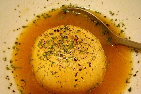 玉ねぎのトロッと丸ごとオニオンスープ 写真